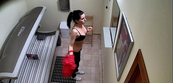  Voyeur Hidden Cam in Public Solarium